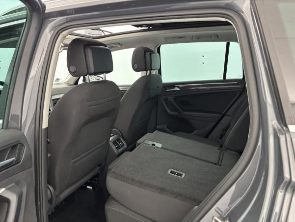 Vente en ligne Volkswagen Tiguan 1.4 eHybrid 245ch Elegance DSG6 + Caméra 360° + Attelage au prix de 24 990 €