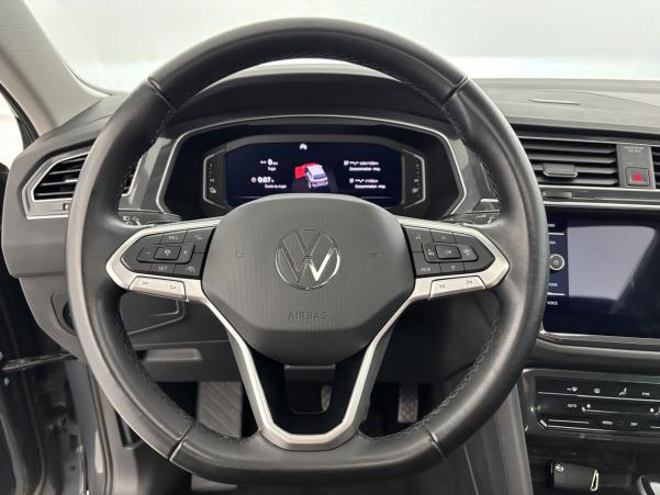 Vente en ligne Volkswagen Tiguan 1.4 eHybrid 245ch Elegance DSG6 + Caméra 360° + Attelage au prix de 24 990 €