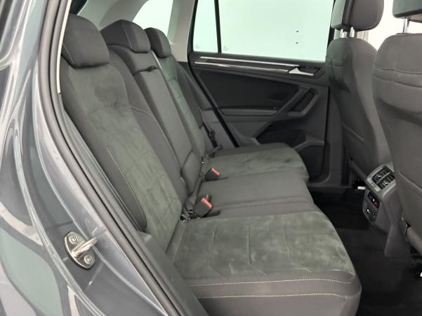 Vente en ligne Volkswagen Tiguan 1.4 eHybrid 245ch Elegance DSG6 + Caméra 360° + Attelage au prix de 24 990 €