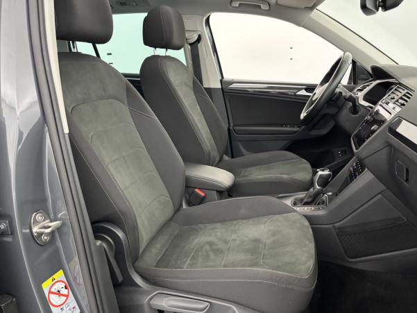 Vente en ligne Volkswagen Tiguan 1.4 eHybrid 245ch Elegance DSG6 + Caméra 360° + Attelage au prix de 24 990 €