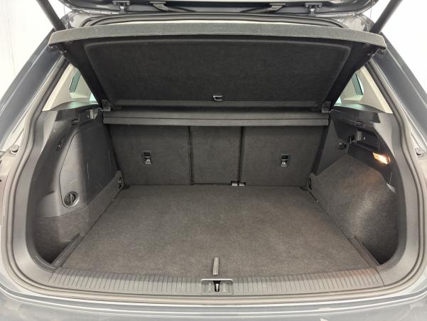 Vente en ligne Volkswagen Tiguan 1.4 eHybrid 245ch Elegance DSG6 + Caméra 360° + Attelage au prix de 24 990 €