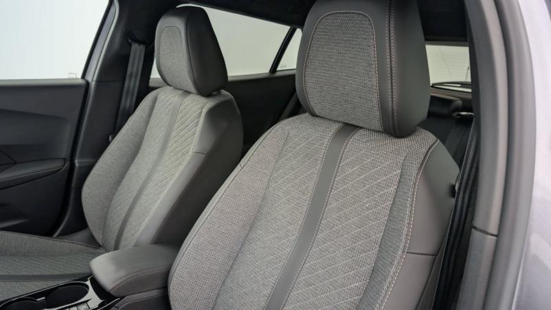 Vente en ligne Peugeot 2008 PureTech 100 S S BVM6 Allure au prix de 19 230 €