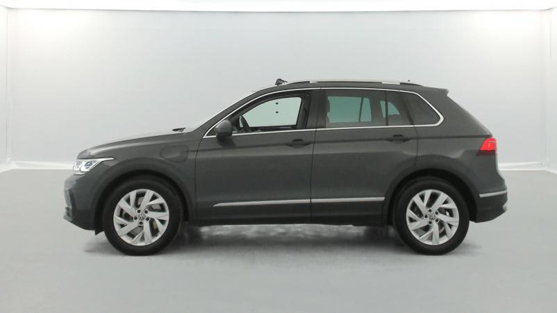 Vente en ligne Volkswagen Tiguan 1.4 eHybrid 245ch Elegance DSG6 + Caméra 360° + Attelage au prix de 24 990 €