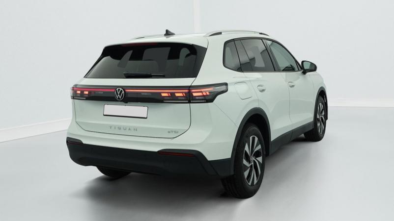 Vente en ligne Volkswagen Tiguan 1.5 eTSI 150CV DSG7 LIFE PLUS au prix de 40 660 €