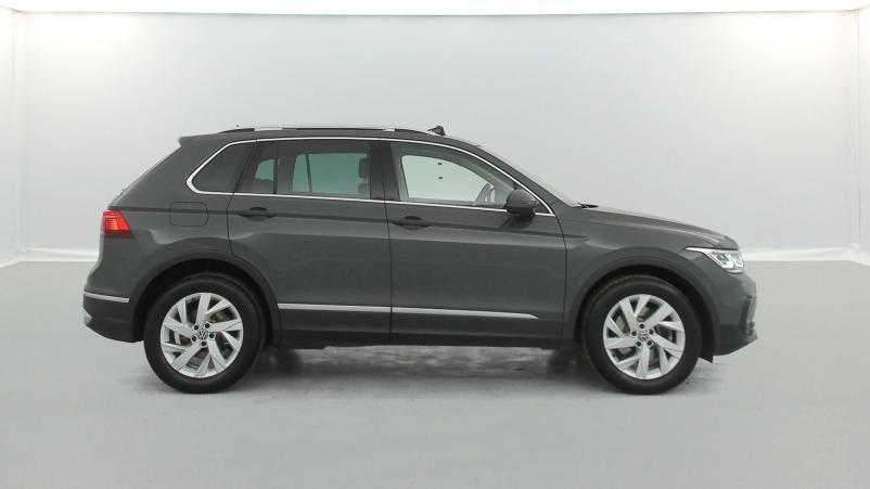Vente en ligne Volkswagen Tiguan 1.4 eHybrid 245ch Elegance DSG6 + Caméra 360° + Attelage au prix de 24 990 €