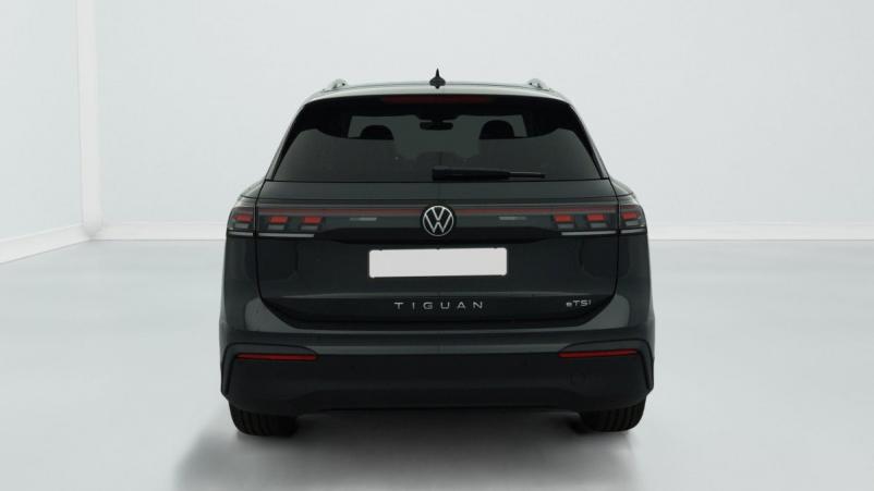 Vente en ligne Volkswagen Tiguan 1.5 eTSI 150CV DSG7 LIFE PLUS au prix de 39 630 €