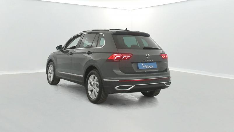 Vente en ligne Volkswagen Tiguan 1.4 eHybrid 245ch Elegance DSG6 + Caméra 360° + Attelage au prix de 24 990 €