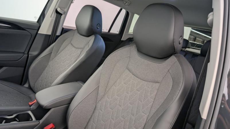 Vente en ligne Volkswagen Tiguan 1.5 eTSI 150CV DSG7 LIFE PLUS au prix de 39 630 €
