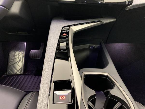 Vente en ligne Peugeot 5008 Hybrid 136 e-DCS6 Allure au prix de 35 520 €