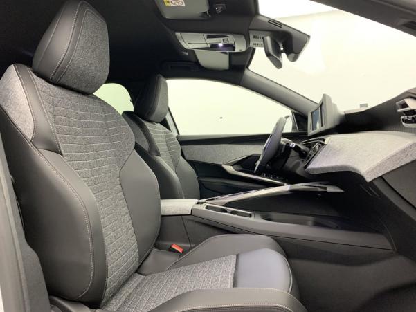 Vente en ligne Peugeot 5008 Hybrid 136 e-DCS6 Allure au prix de 35 520 €