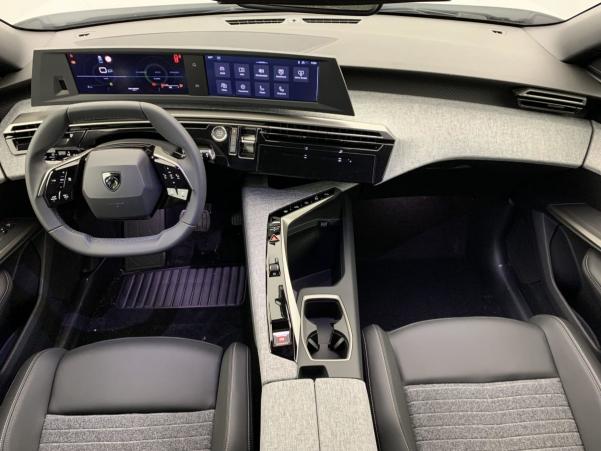 Vente en ligne Peugeot 5008 Hybrid 136 e-DCS6 Allure au prix de 35 520 €