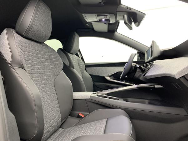 Vente en ligne Peugeot 5008 Hybrid 136 e-DCS6 Allure au prix de 35 520 €