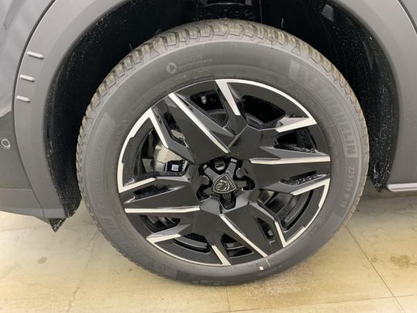 Vente en ligne Peugeot 5008 Hybrid 136 e-DCS6 Allure au prix de 35 520 €