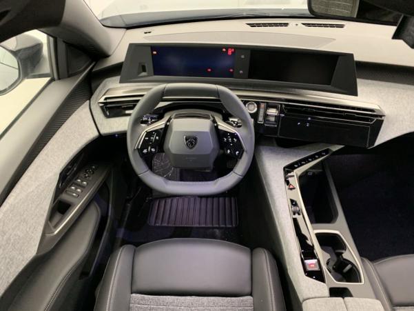 Vente en ligne Peugeot 5008 Hybrid 136 e-DCS6 Allure au prix de 35 520 €