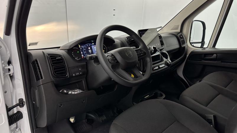 Vente en ligne Citroën Jumper Fourgon Jumper L2H2 35 2.2 BlueHDi 140ch BVA8 au prix de 34 500 €