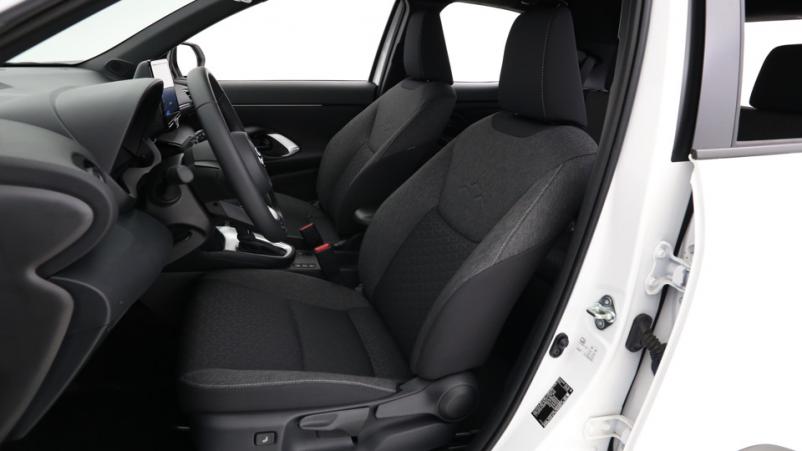 Vente en ligne Toyota Yaris Cross  1.5 Hybrid 130ch Automatique/1 Design au prix de 27 770 €