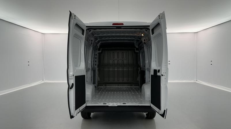Vente en ligne Citroën Jumper Fourgon Jumper L2H2 35 2.2 BlueHDi 140ch BVA8 au prix de 34 500 €