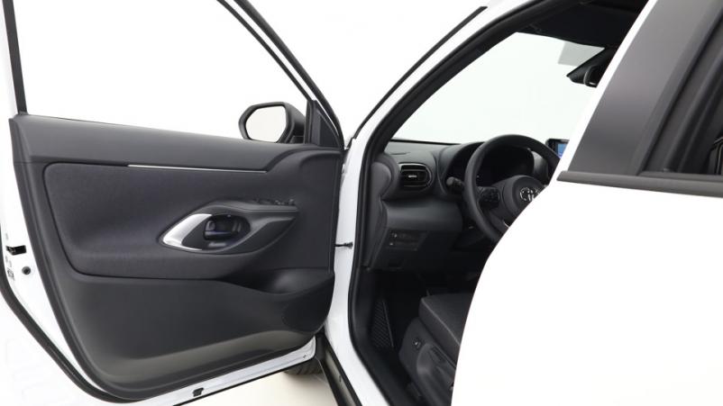Vente en ligne Toyota Yaris Cross  1.5 Hybrid 130ch Automatique/1 Design au prix de 27 770 €