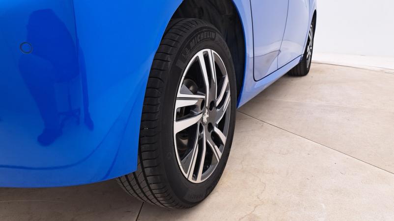 Vente en ligne Peugeot 208  1.2 PureTech S&S 100ch Manuelle/6 Allure au prix de 16 040 €