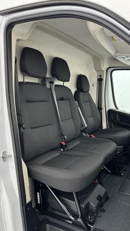 Vente en ligne Citroën Jumper Fourgon Jumper L2H2 35 2.2 BlueHDi 140ch BVA8 au prix de 34 500 €
