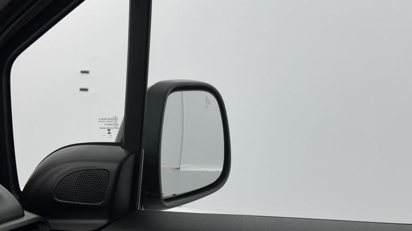 Vente en ligne Citroën Berlingo Fourgon Berlingo van III M 650kg 1.5 BlueHDi 100ch Light au prix de 23 700 €