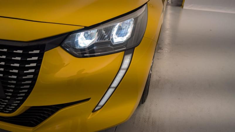 Vente en ligne Peugeot 208 PureTech 100 S S BVM6 Allure au prix de 15 420 €