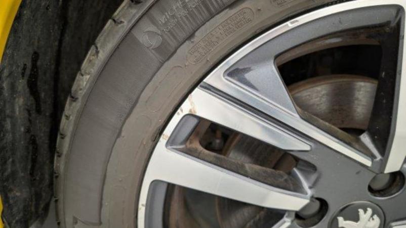 Vente en ligne Peugeot 208 PureTech 100 S S BVM6 Allure au prix de 15 420 €