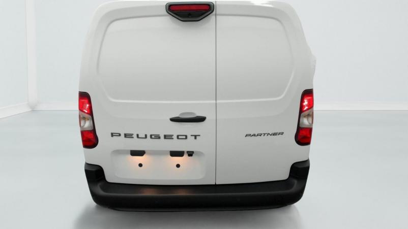 Vente en ligne Peugeot Partner Fourgon XL 950 KG BLUEHDI 130 S S EAT8 au prix de 26 960 €