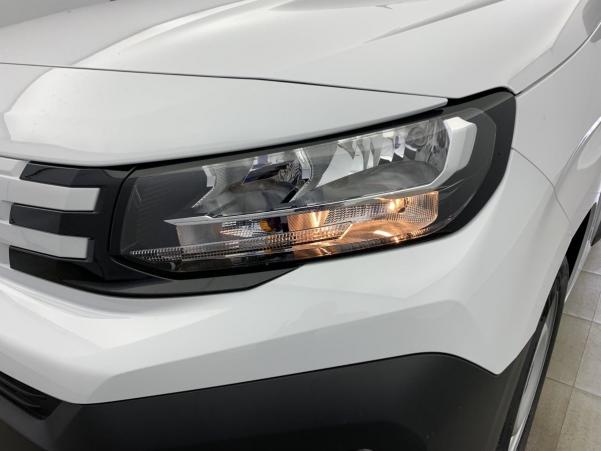 Vente en ligne Peugeot Partner Fourgon XL 950 KG BLUEHDI 130 S S EAT8 au prix de 26 960 €