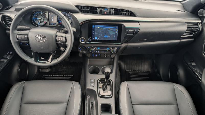 Vente en ligne Toyota Hilux HILUX X-TRA CAB 4WD 2.8L 204 D-4D BVA INVINCIBLE au prix de 53 080 €