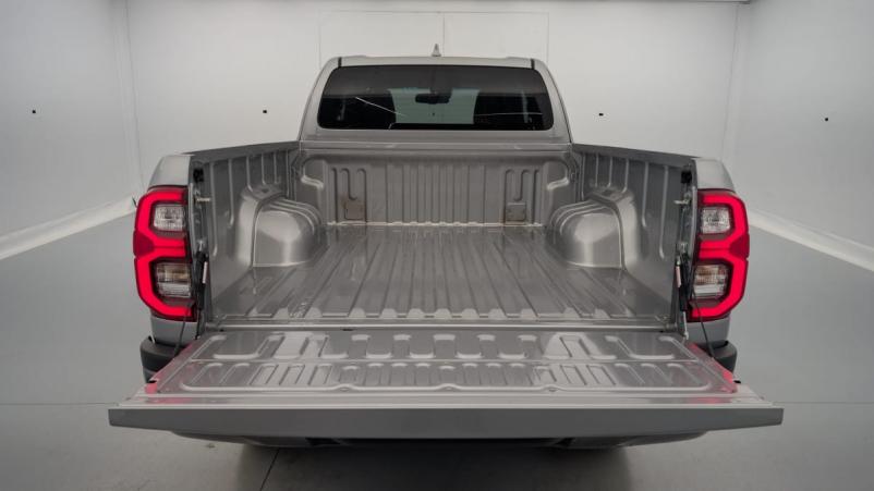 Vente en ligne Toyota Hilux HILUX X-TRA CAB 4WD 2.8L 204 D-4D BVA INVINCIBLE au prix de 53 080 €