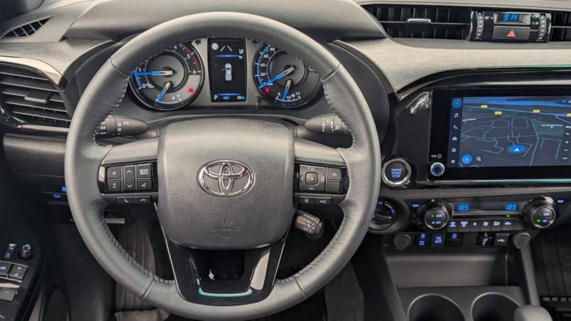 Vente en ligne Toyota Hilux HILUX X-TRA CAB 4WD 2.8L 204 D-4D BVA INVINCIBLE au prix de 53 080 €
