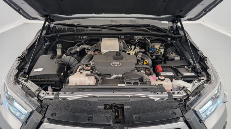Vente en ligne Toyota Hilux HILUX X-TRA CAB 4WD 2.8L 204 D-4D BVA INVINCIBLE au prix de 53 080 €