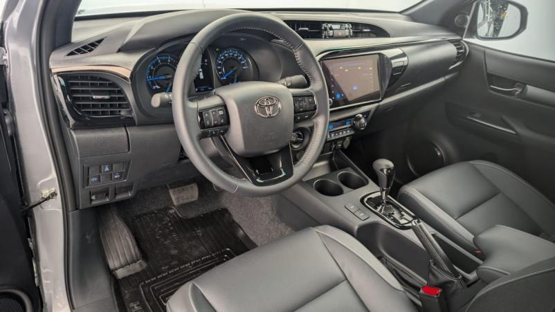 Vente en ligne Toyota Hilux HILUX X-TRA CAB 4WD 2.8L 204 D-4D BVA INVINCIBLE au prix de 53 080 €