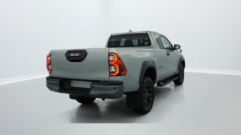 Vente en ligne Toyota Hilux HILUX X-TRA CAB 4WD 2.8L 204 D-4D BVA INVINCIBLE au prix de 53 080 €