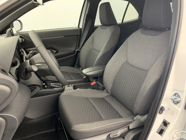 Vente en ligne Toyota Yaris Cross 130h 2WD Design au prix de 27 890 €