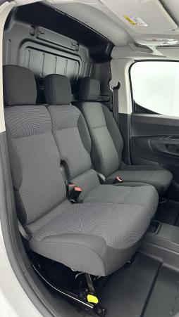 Vente en ligne Peugeot Partner Fourgon Partner III M 650kg BlueHDi 130ch EAT8 au prix de 26 580 €
