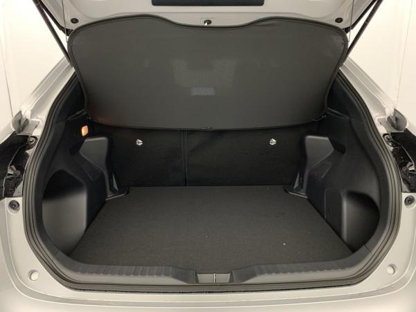 Vente en ligne Toyota Yaris Cross 130h 2WD Design au prix de 28 300 €