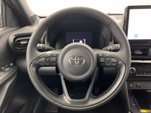 Vente en ligne Toyota Yaris Cross 130h 2WD Design au prix de 28 300 €