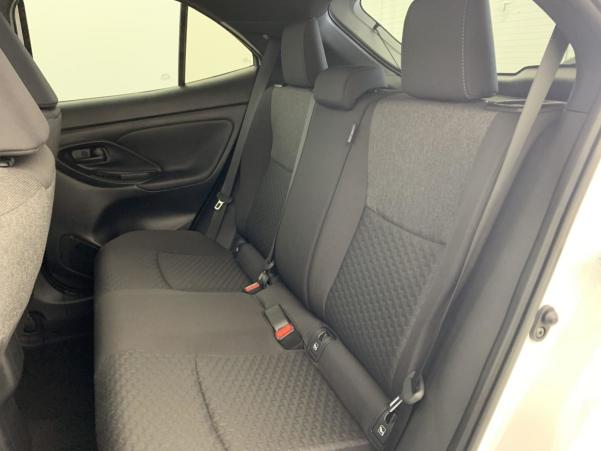 Vente en ligne Toyota Yaris Cross 130h 2WD Design au prix de 27 890 €