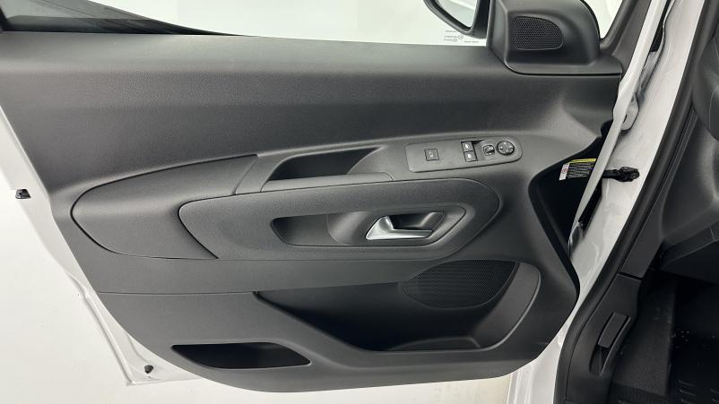 Vente en ligne Peugeot Partner Fourgon Partner III M 650kg BlueHDi 130ch EAT8 au prix de 26 580 €