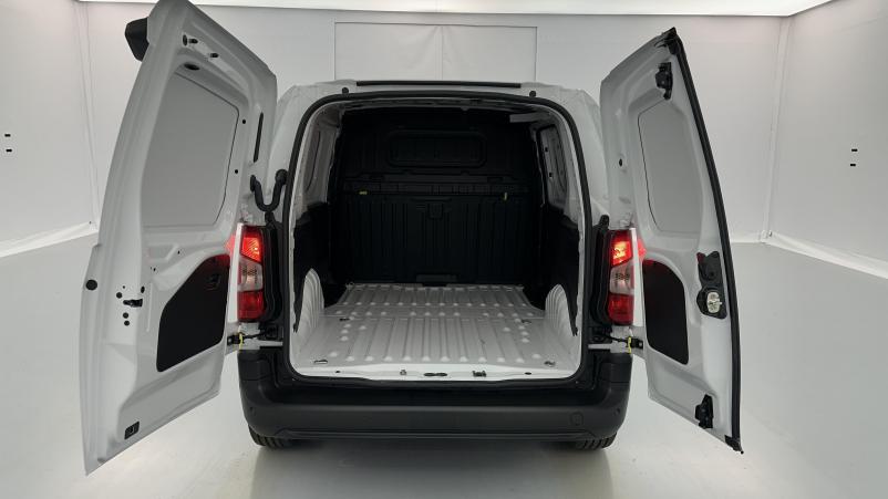 Vente en ligne Peugeot Partner Fourgon Partner III M 650kg BlueHDi 130ch EAT8 au prix de 26 580 €