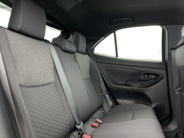 Vente en ligne Toyota Yaris Cross 130h 2WD Design au prix de 28 300 €