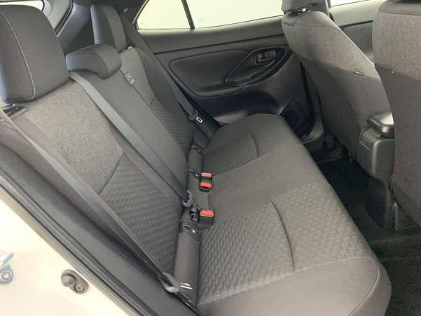 Vente en ligne Toyota Yaris Cross 130h 2WD Design au prix de 27 890 €