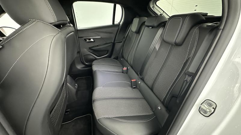 Vente en ligne Peugeot 208 208 II 1.2 PureTech 100ch GT au prix de 19 400 €
