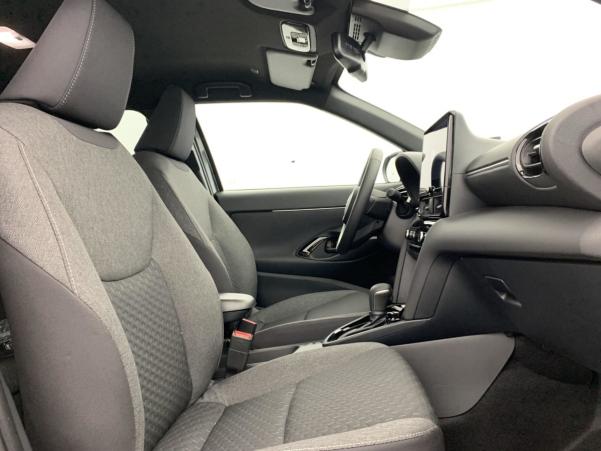 Vente en ligne Toyota Yaris Cross 130h 2WD Design au prix de 28 300 €