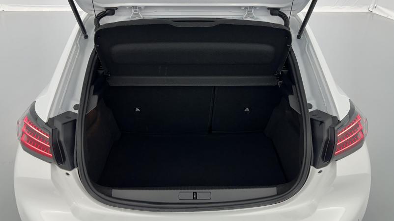 Vente en ligne Peugeot 208 208 II 1.2 PureTech 100ch GT au prix de 19 400 €