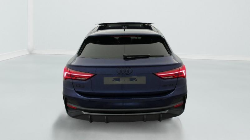 Vente en ligne Audi Q3 Sportback 35 TDI 150 ch S tronic 7 S line au prix de 50 960 €