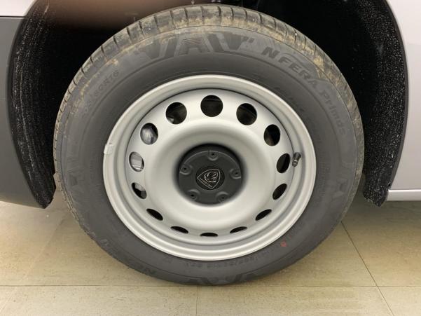 Vente en ligne Peugeot Partner Fourgon M 1000 KG BLUEHDI 130 S S EAT8 au prix de 26 340 €