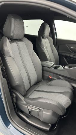 Vente en ligne Peugeot 3008 3008 1.2 Hybrid 136ch Allure Pack e-DCS6 au prix de 26 700 €